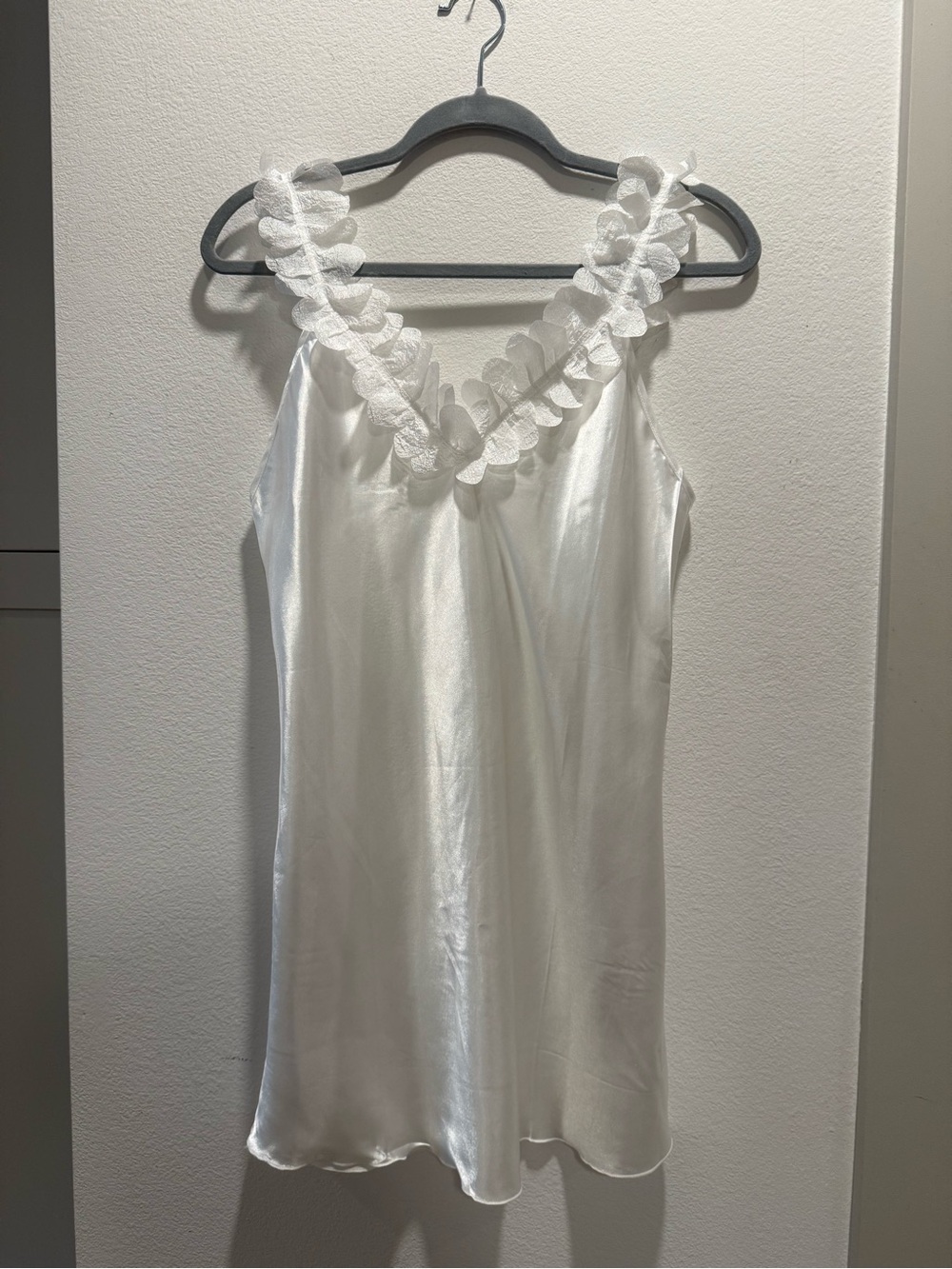 White Satin Floral Lei Slip Dress Nightgown Vintage Resort M